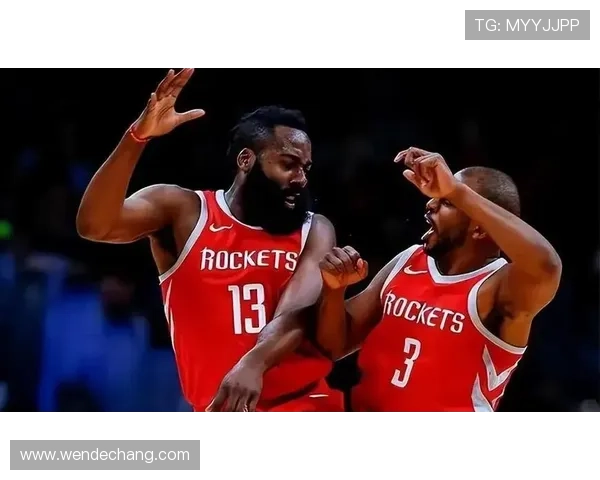 快船官方分享哈登与保罗训练营亲密互动重聚灯泡组合共同追逐总冠军梦想